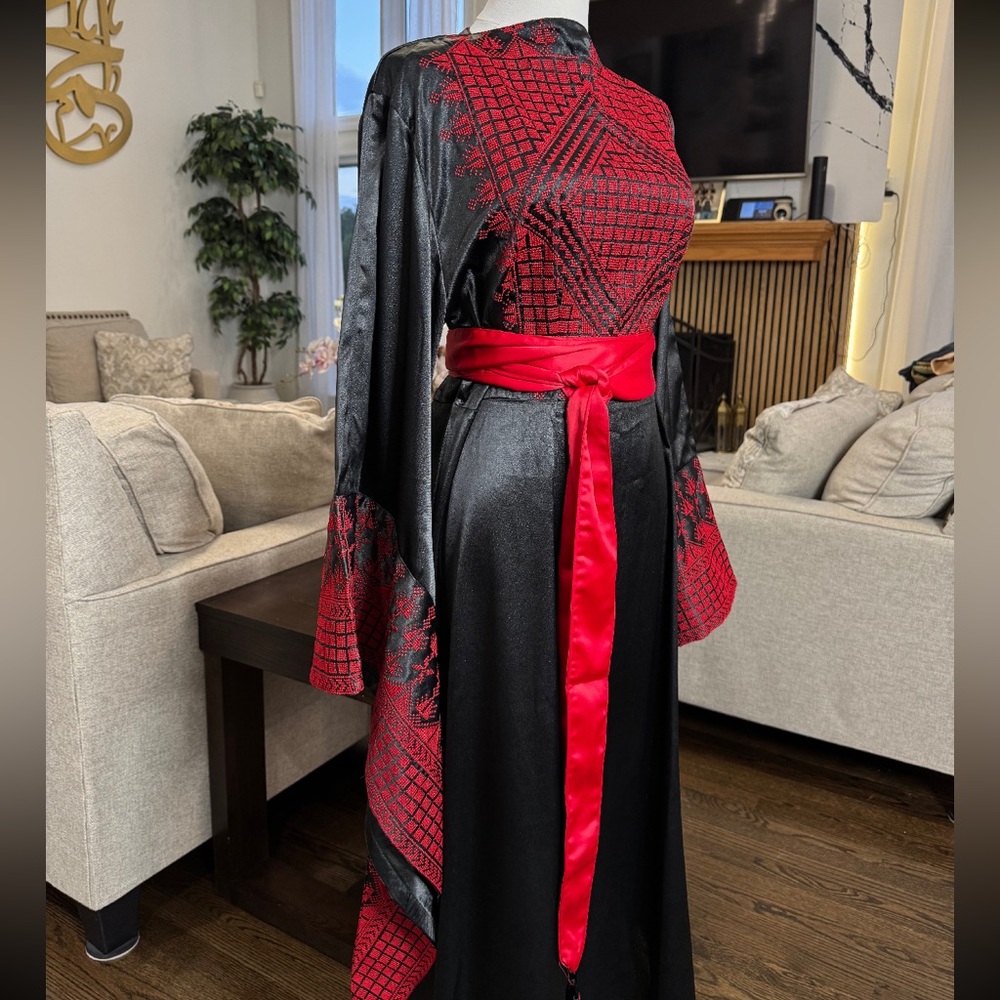 Elegant Black Satin Palestinian Tatreez Thobe kaftan Dress Wide Sleeves w/ Belt
